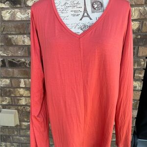 Vincent Hi-Lo Top Nutmeg